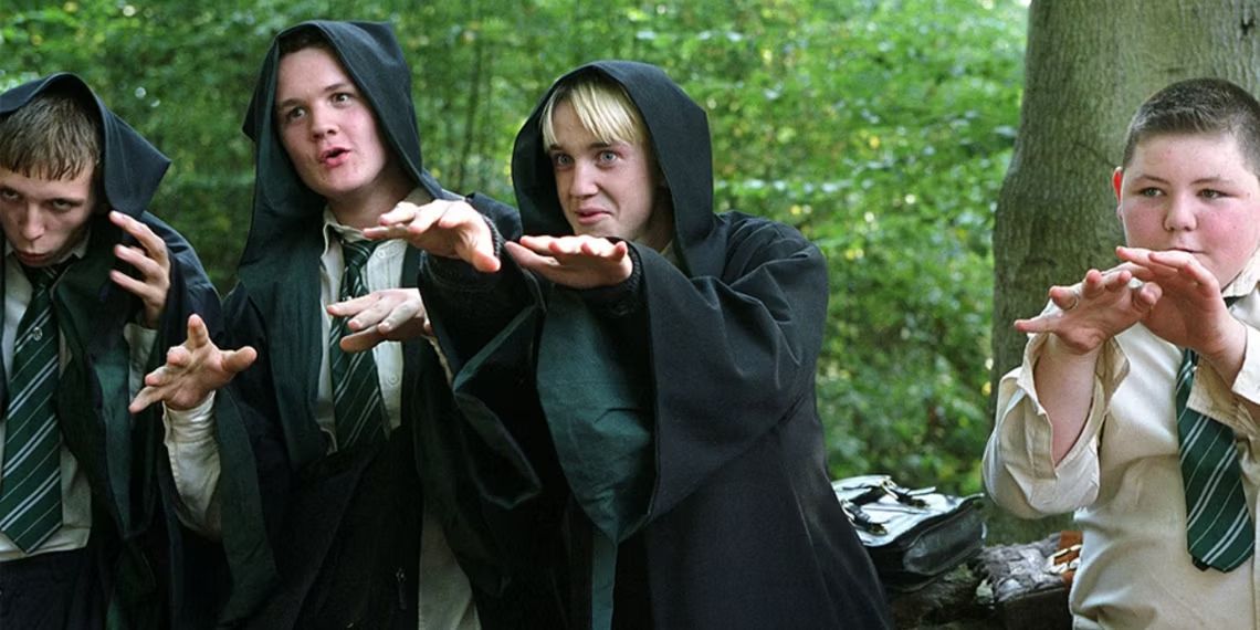 Draco Malfoy (Tom Felton) and his Slytherin friends making fun of Harry in Harry Potter and the Prisoner of Azkaban