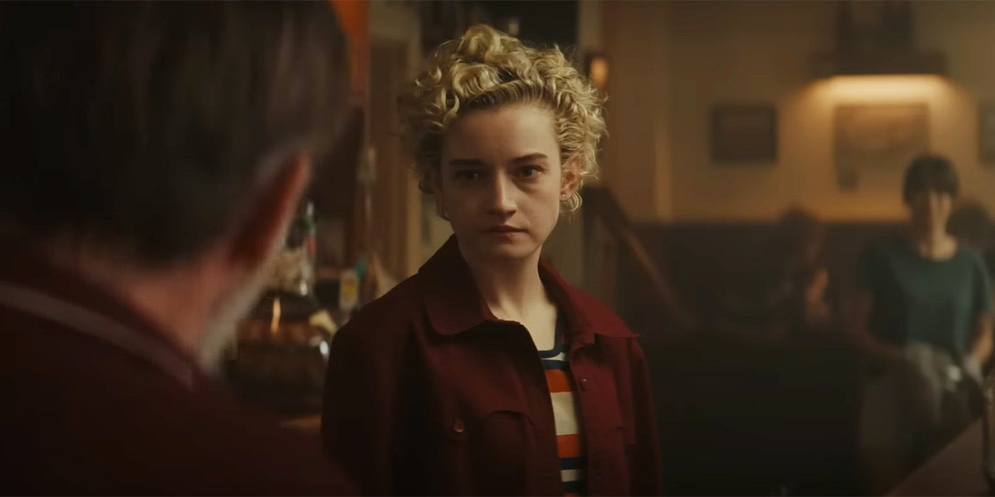 julia-garner-royal-hotel