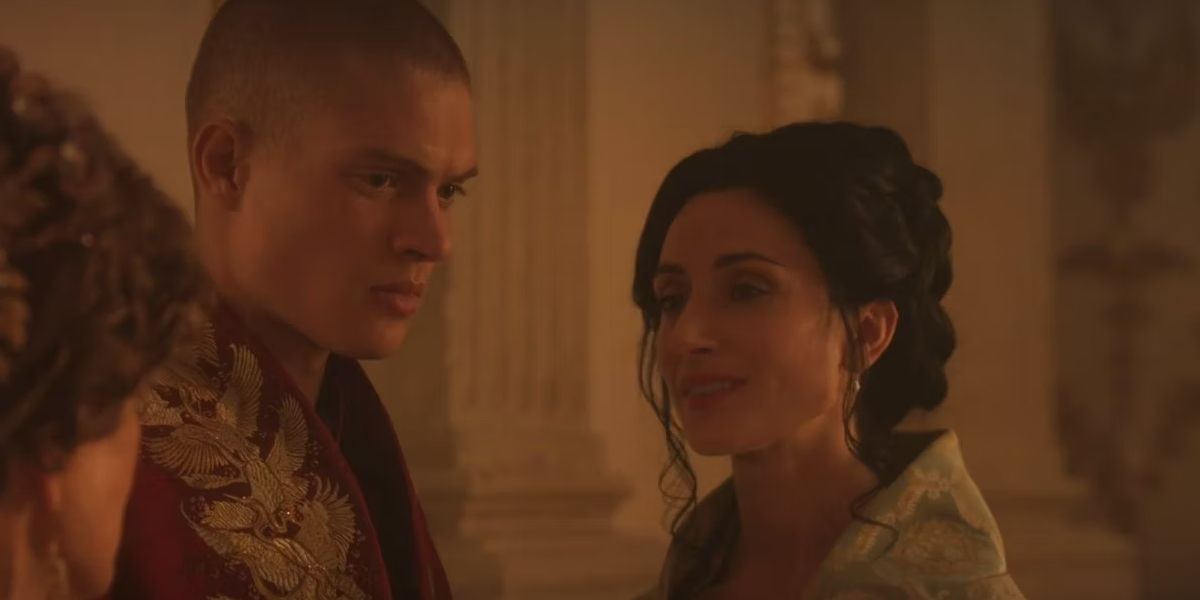 Rand (Josha Stradowski) and Selene (Natasha O&rsquo;Keeffe) with the Cairhienin nobles