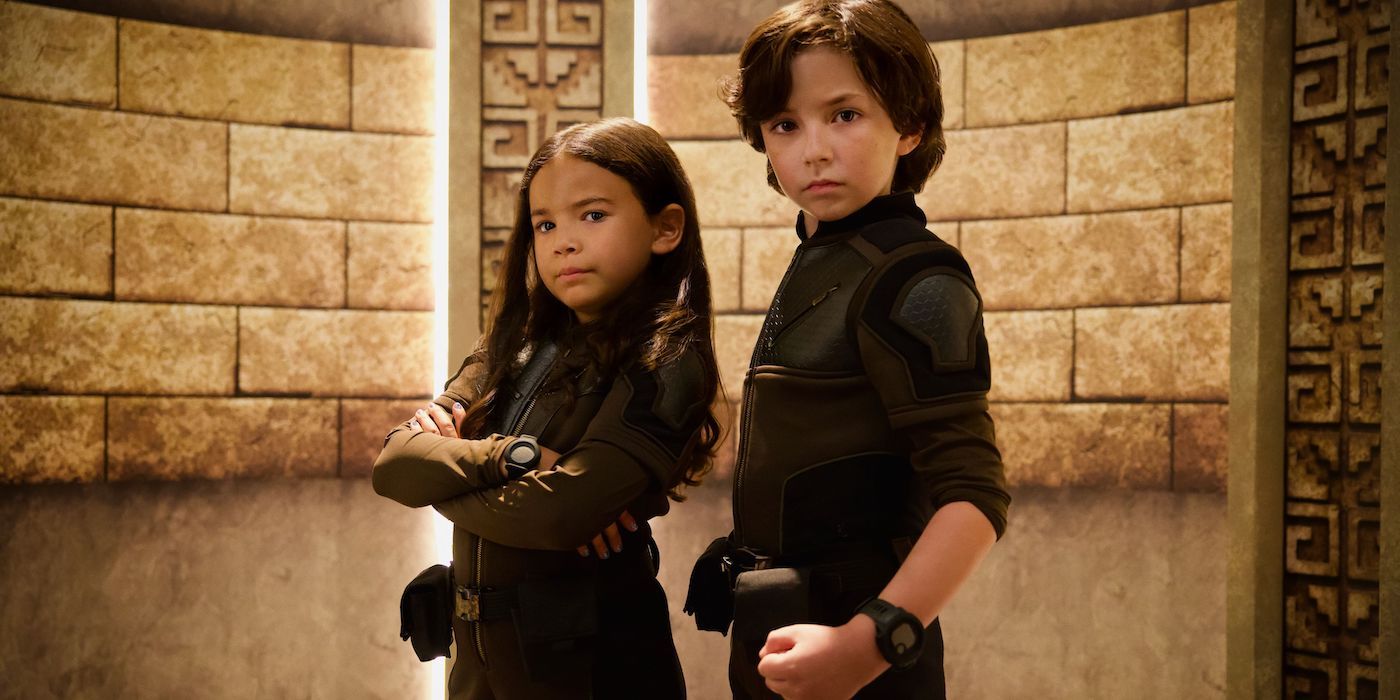 Everly Carganilla as Patty Tango-Torrez and Connor Esterson as Tony Tango-Torrez in Spy Kids: Armageddon.