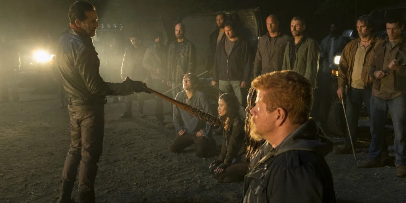 Negan aponta seu bastão para o grupo de Rick em 'The Walking Dead' 