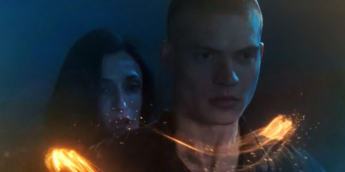 Rand (Josha Stradowski) channeling with Selene (Natasha O&rsquo;Keeffe) behind him