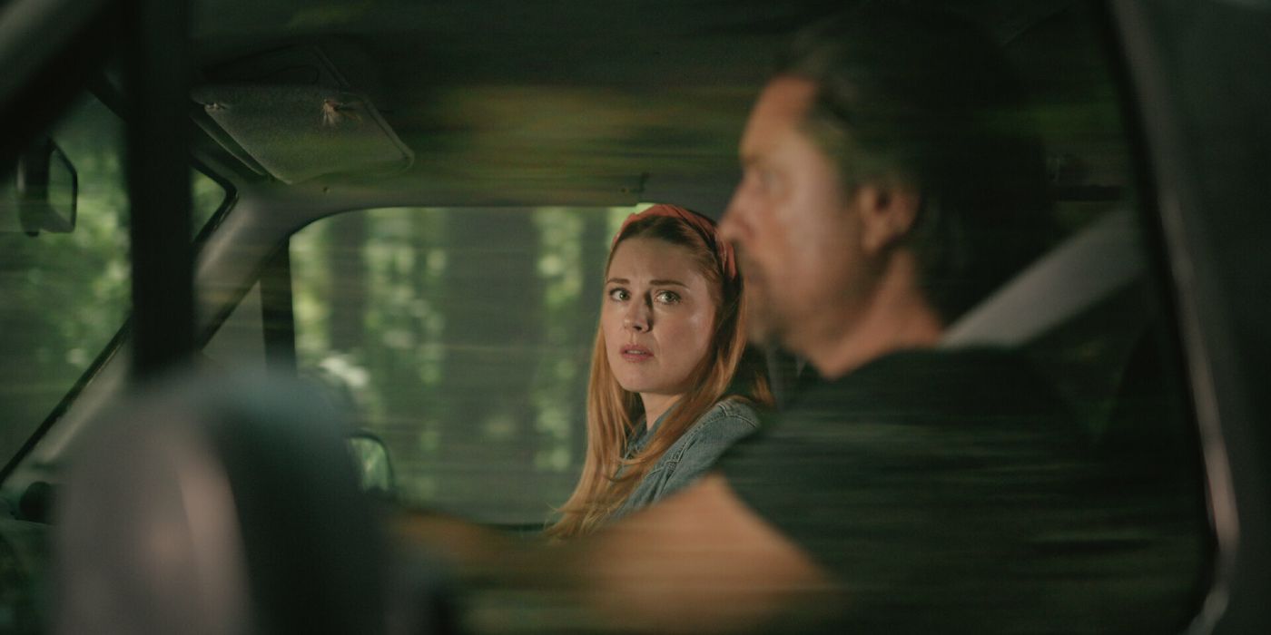 Jack and Mel try to escape a wildfire in a car in Virgin River.