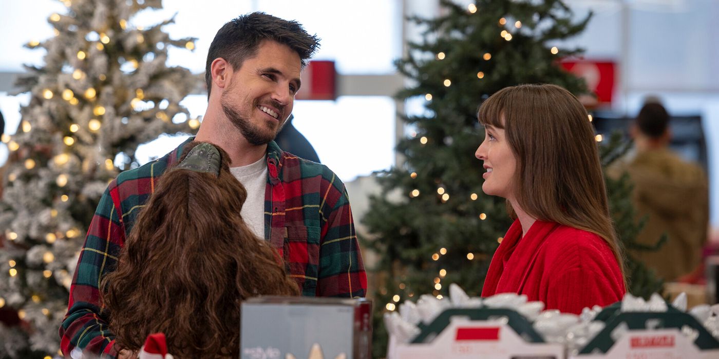 Robbie Amell prend la glace dans un aperçu du BTS « EXmas »