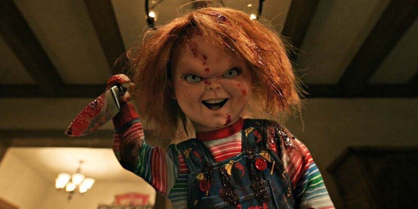 Chucky Season 3, Episode 3 - Jennifer's Body - Chucking wielding a bloody knife