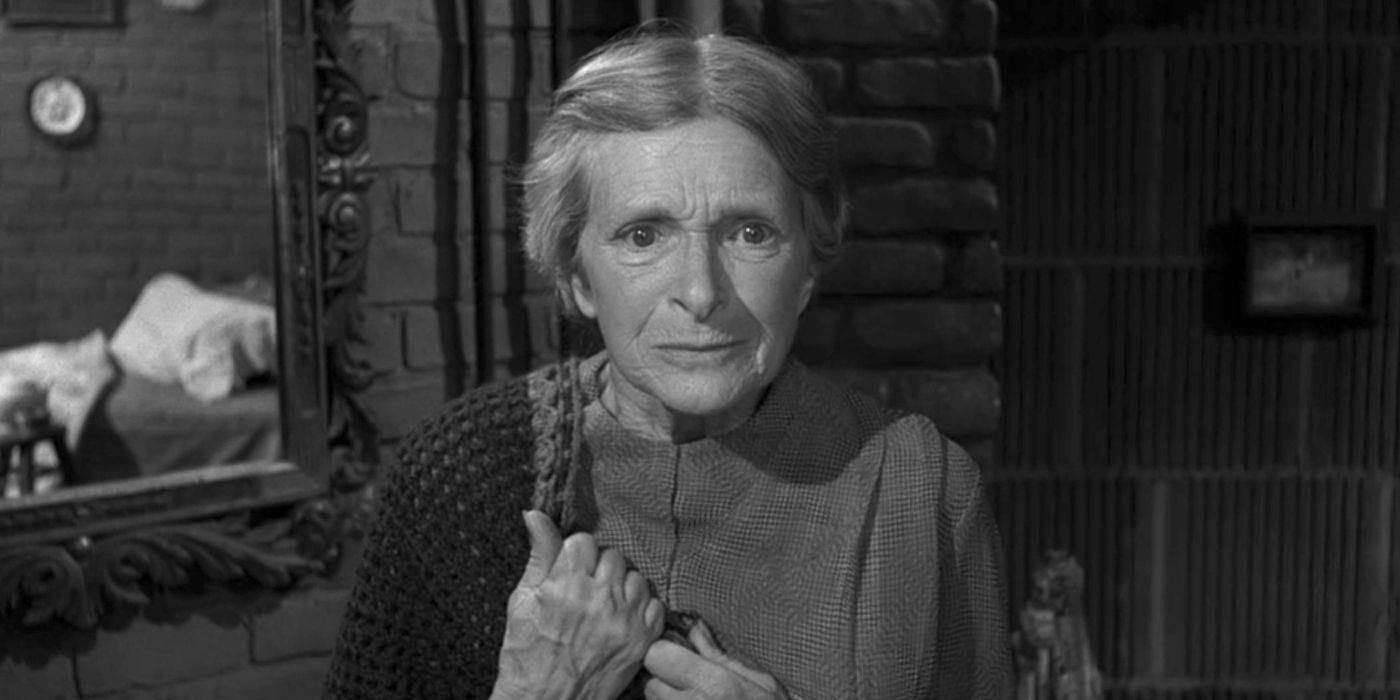Gladys Cooper as Wanda Dunn in the &ldquo;Nothing in the Dark&rdquo; episode of &lsquo;The Twilight Zone.'
