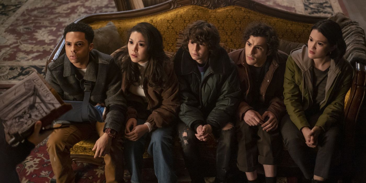 Zack Morris, Ana Yi Puig, MIles McKenna, Will Price, and Isa Briones in the Goosebumps reboot