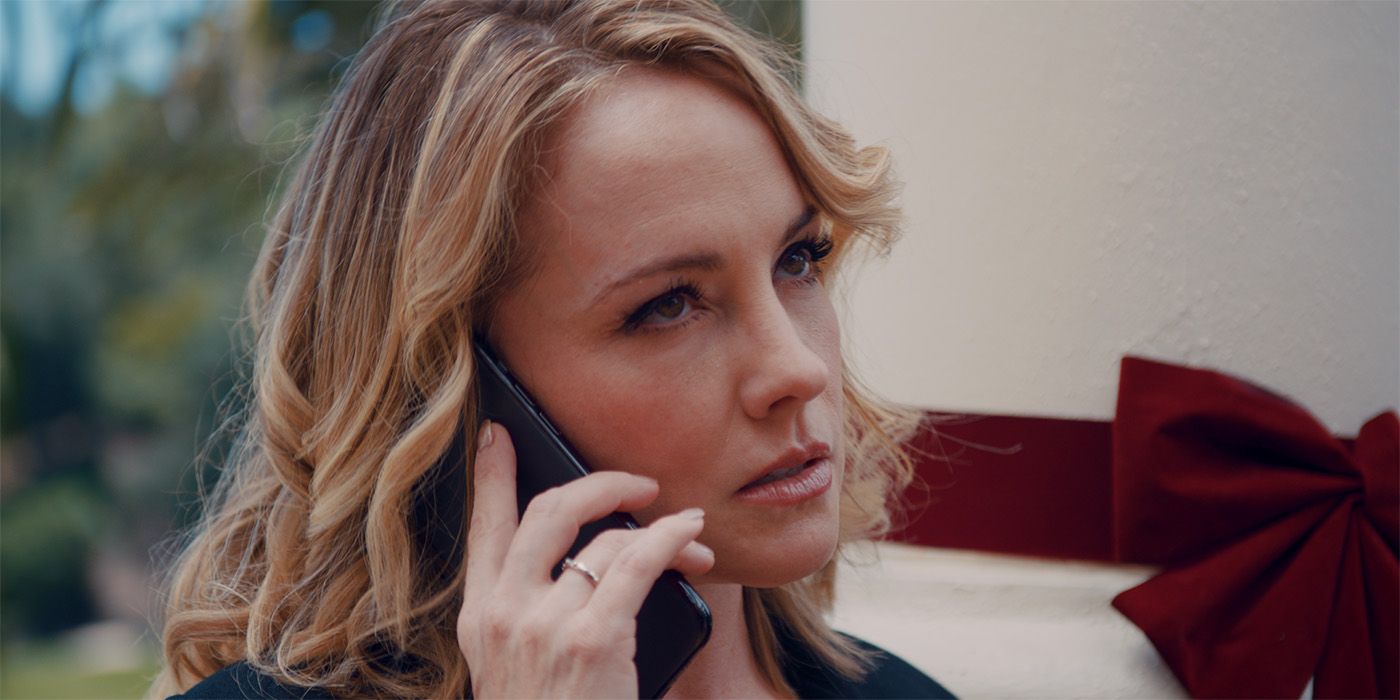 Kelly Stables and Caylee Cowan Interview for Holiday Twist