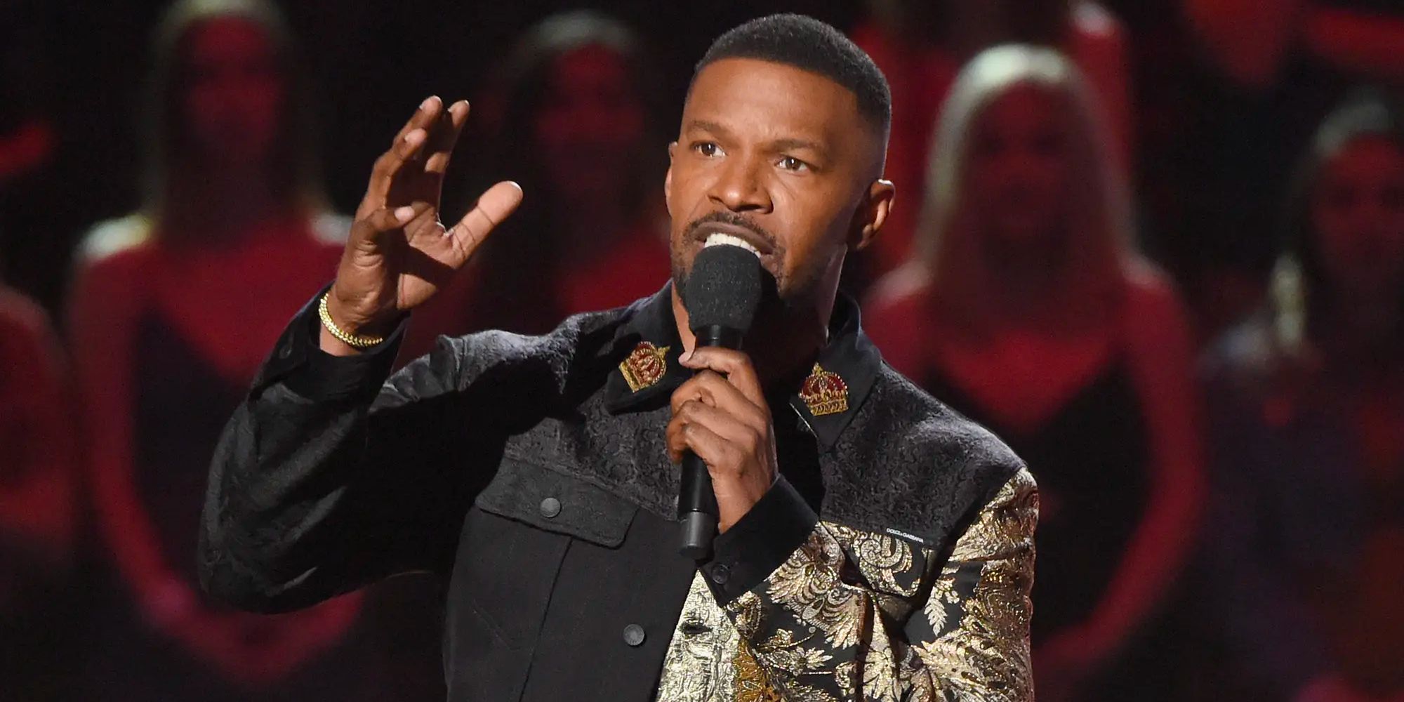 Jamie Foxx performs stand-up comedy.