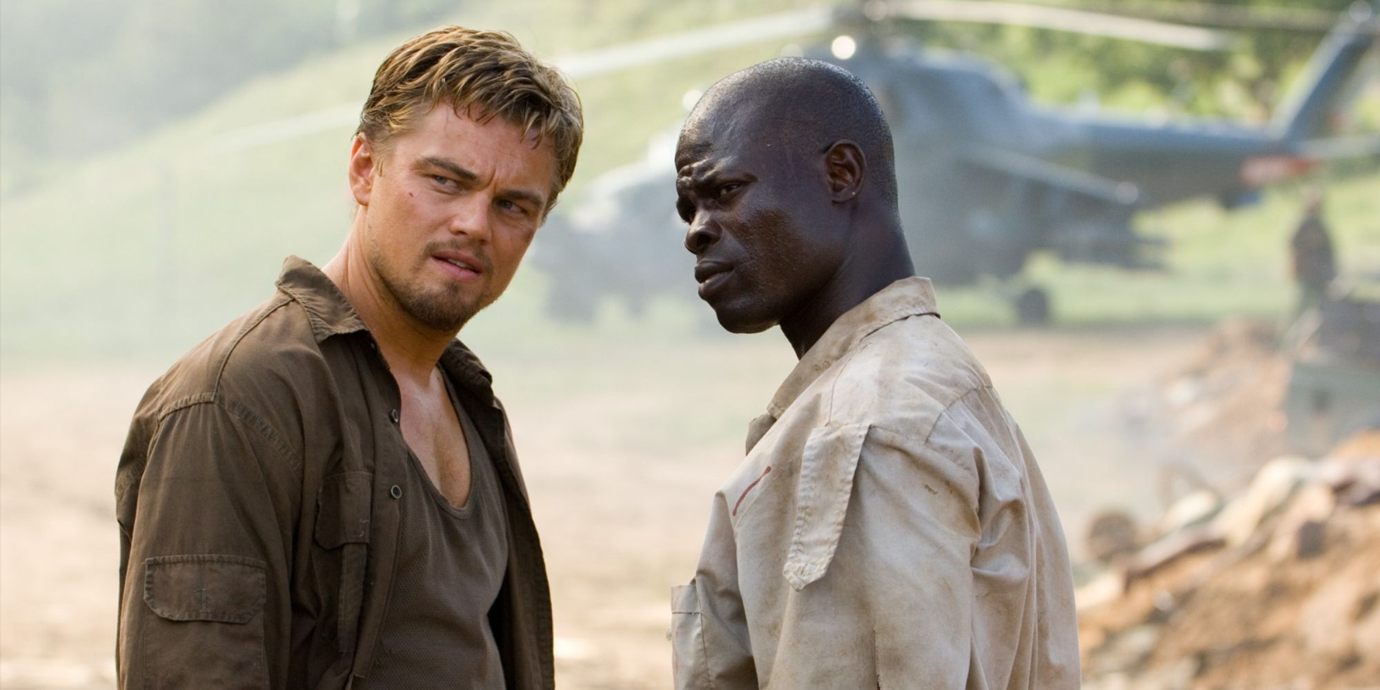 Leonardo DiCaprio and Djimon Hounsou in Blood Diamond (1)