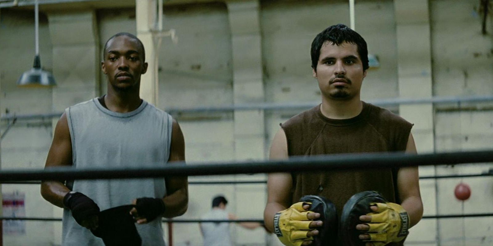 Anthony Mackie and Michael Peña in Million Dollar Baby
