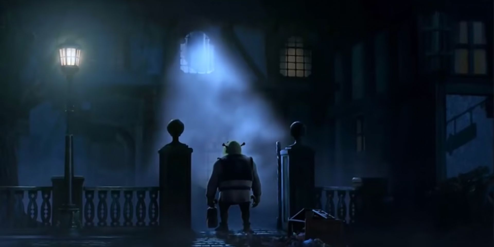 Shrek nears a creepy house in 'Scared Shrekless' (2010)