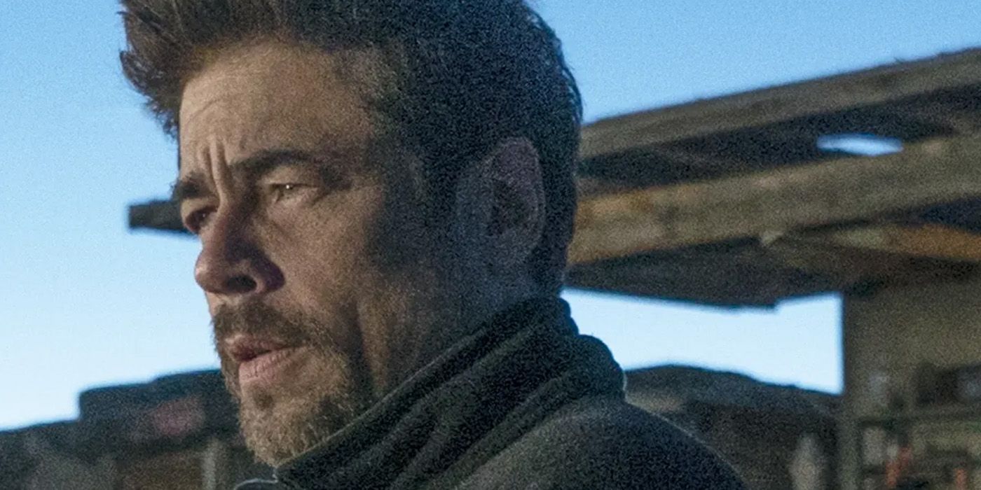 Benicio Del Toro as Alejandro looking to the distance in Sicario