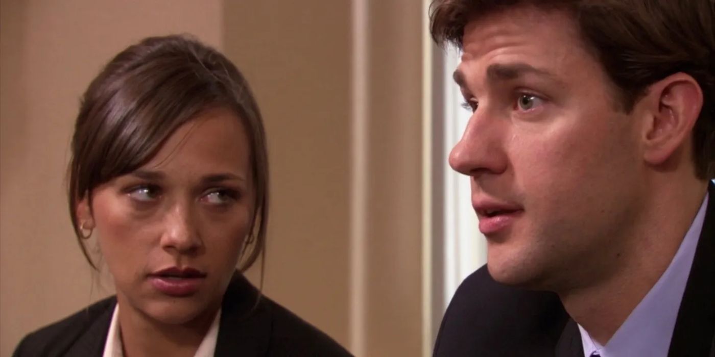 Rashida Jones as Karen and John Krasinski as Jim in The Office 