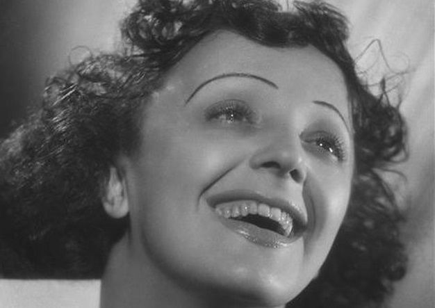 Biopic d’Édith Piaf généré par l’IA en développement chez Warner Music