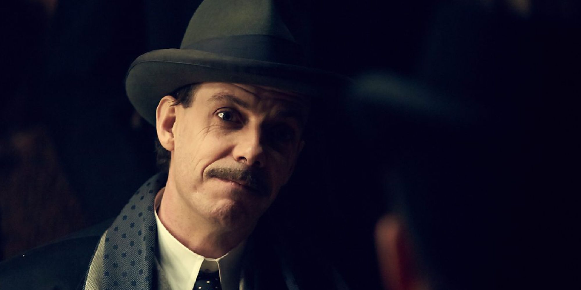 Close-up picture of Noah Taylor as Darby Sabini in Peaky Blinders.