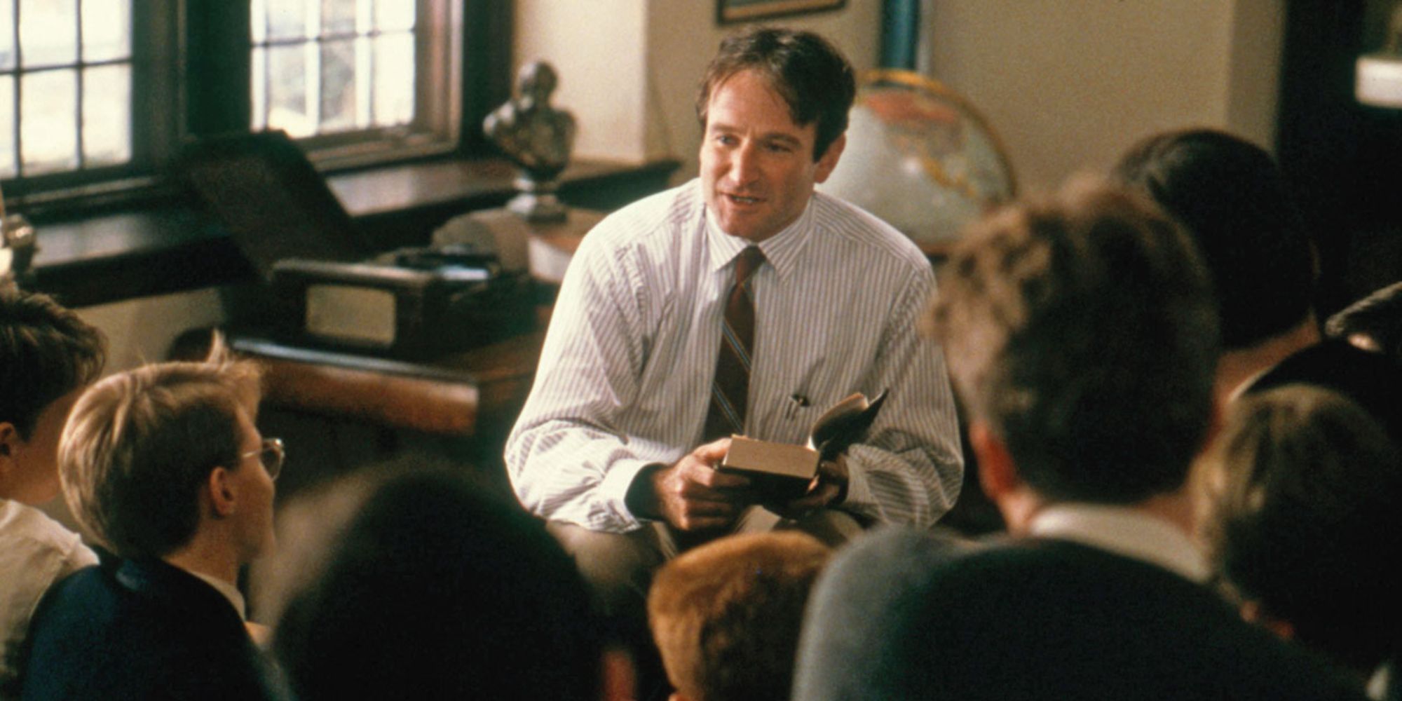 Robin Williams talking to students in Dead Poets Society