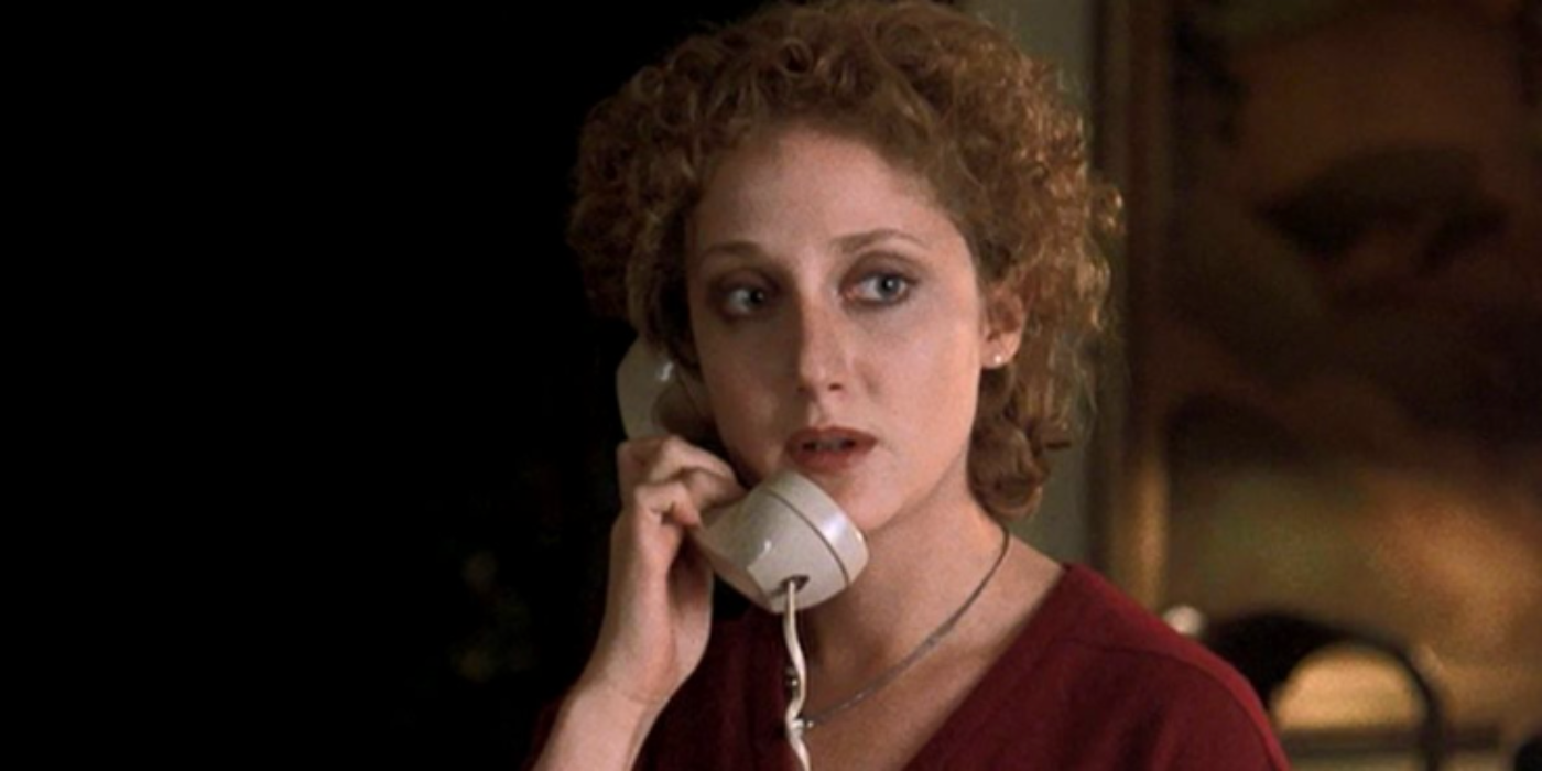 Carol Kane talking on the phone in When A Stranger Calls