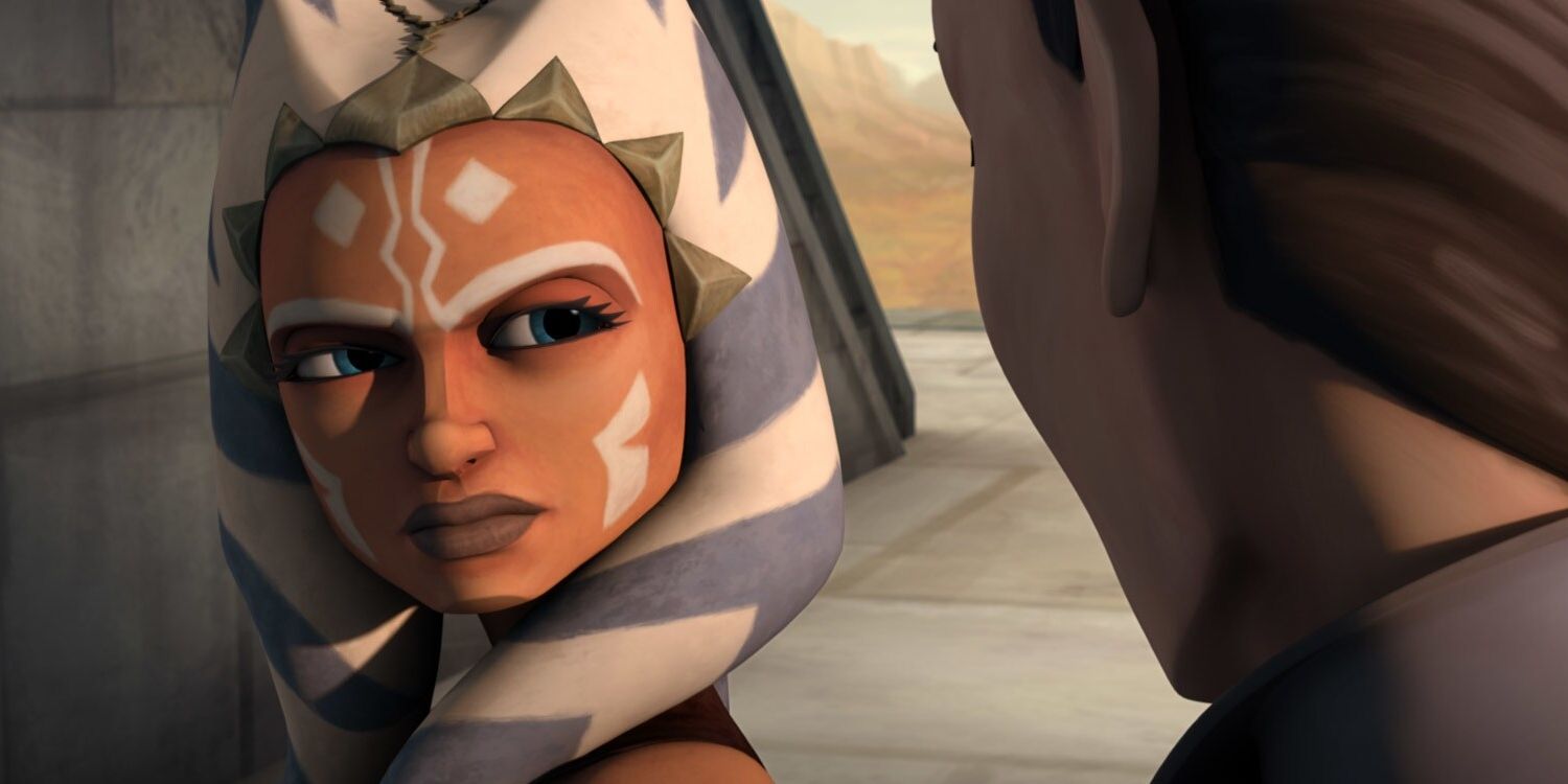 Ahsoka looks at someone with an angry expression in Star Wars: The Clone Wars