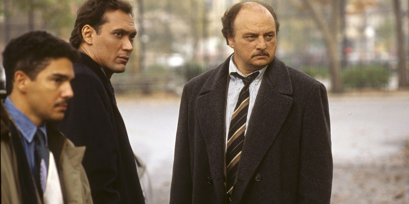 Andy Sipowicz (Dennis Franz) and Bobby Simone (Jimmy Smits) in NYPD Blue