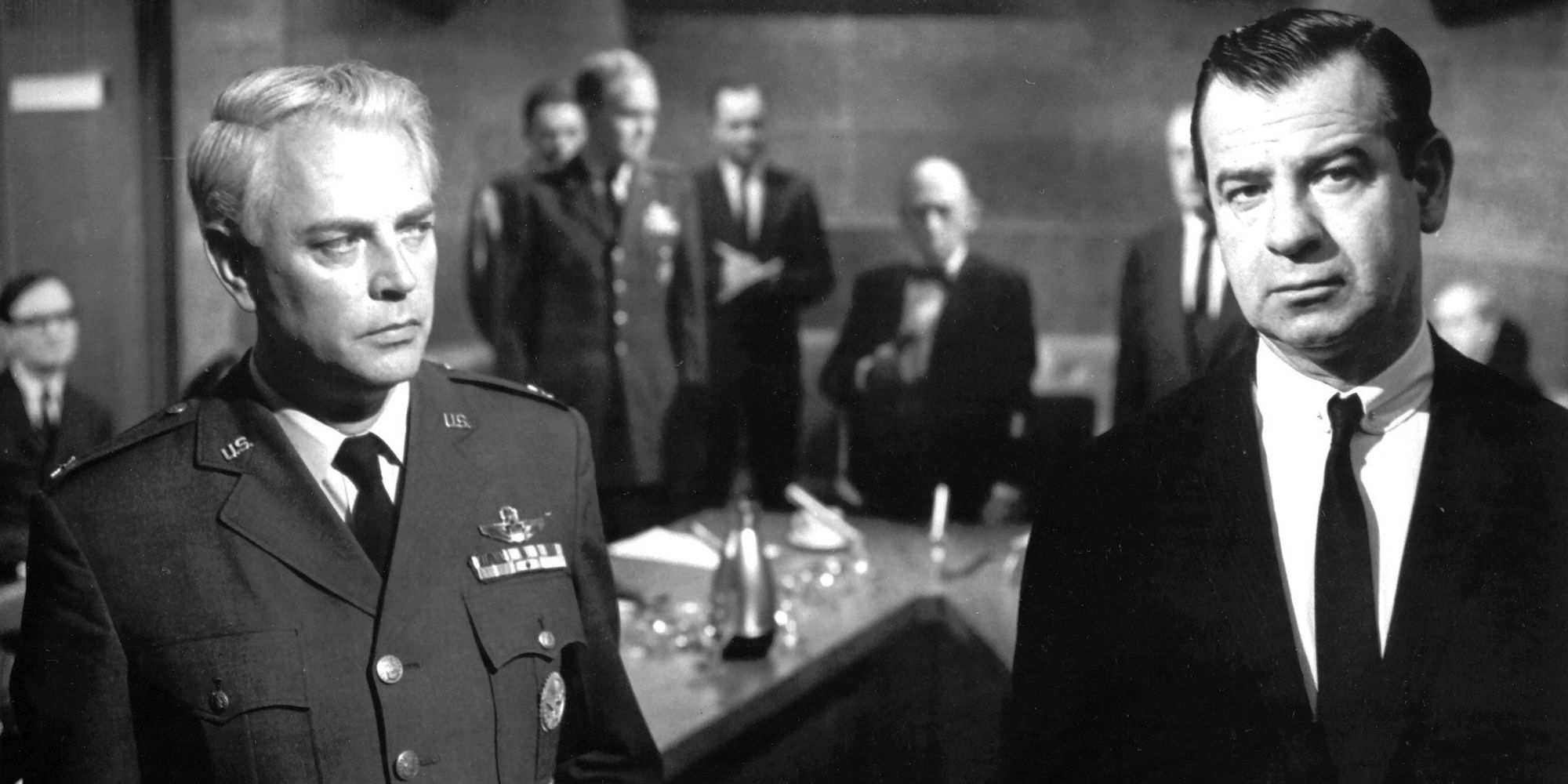 Walter Matthau as Professor Groeteschele next to an army officer in Fail Safe