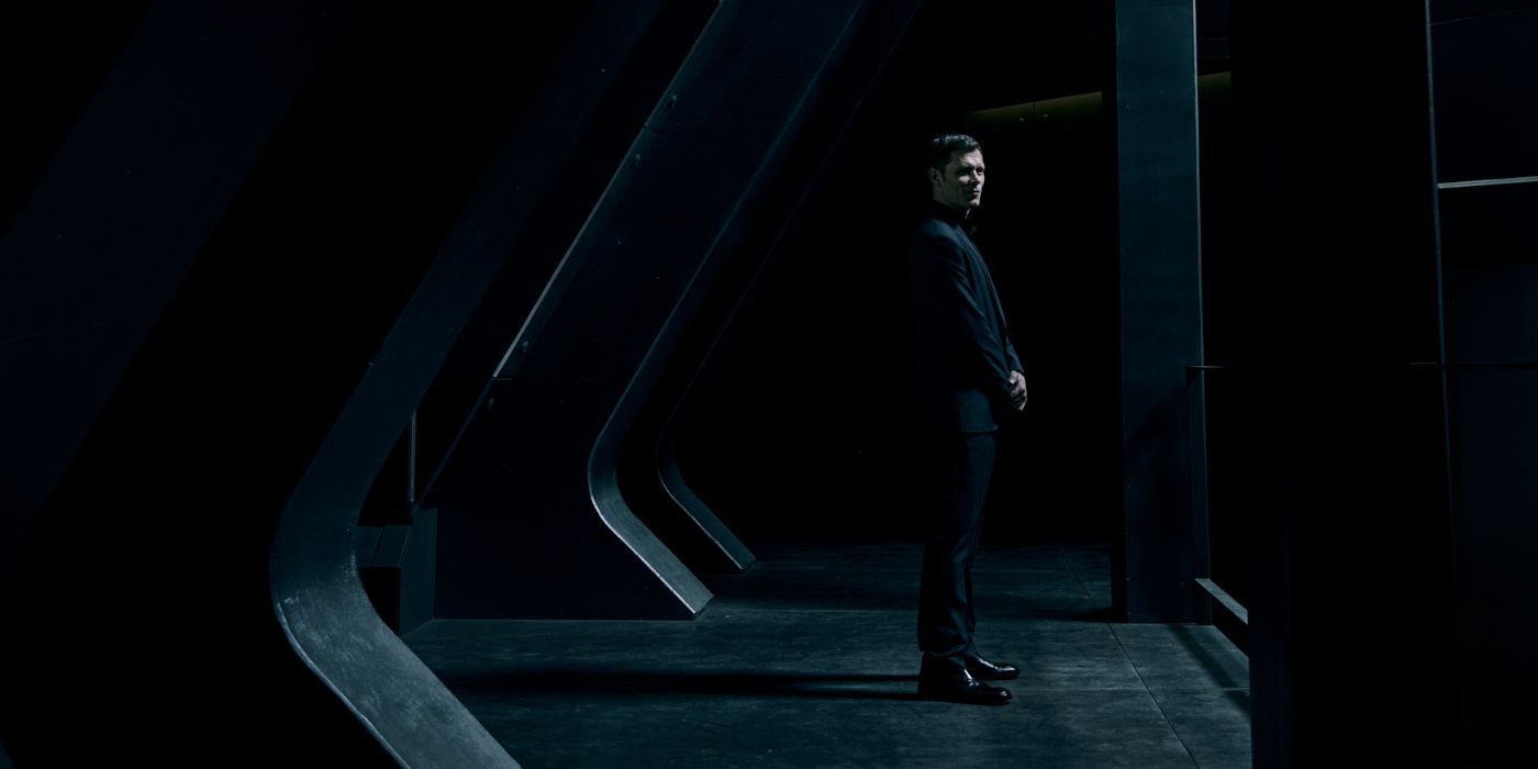James Ackerson (Joseph Morgan) standing in a corner in Halo Season 2