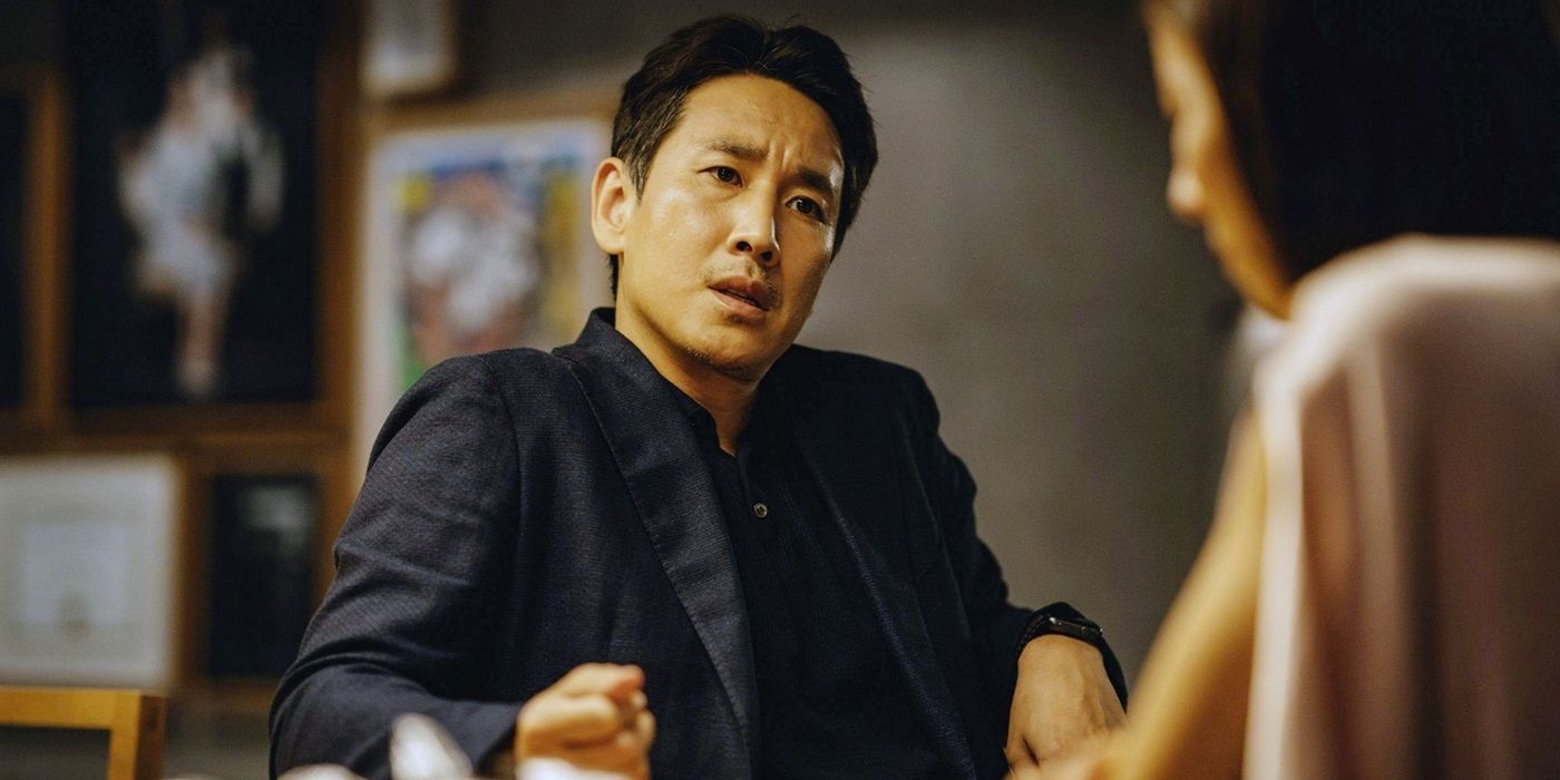 Lee Sun-kyun as Park Dong-ik (Nathan) talking to Cho Yeo-jeong as Choi Yeon-gyo in Parasite