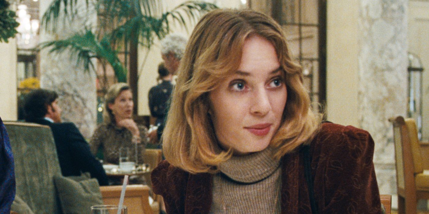 Jamie Bernstein (Maya Hawke) in Maestro