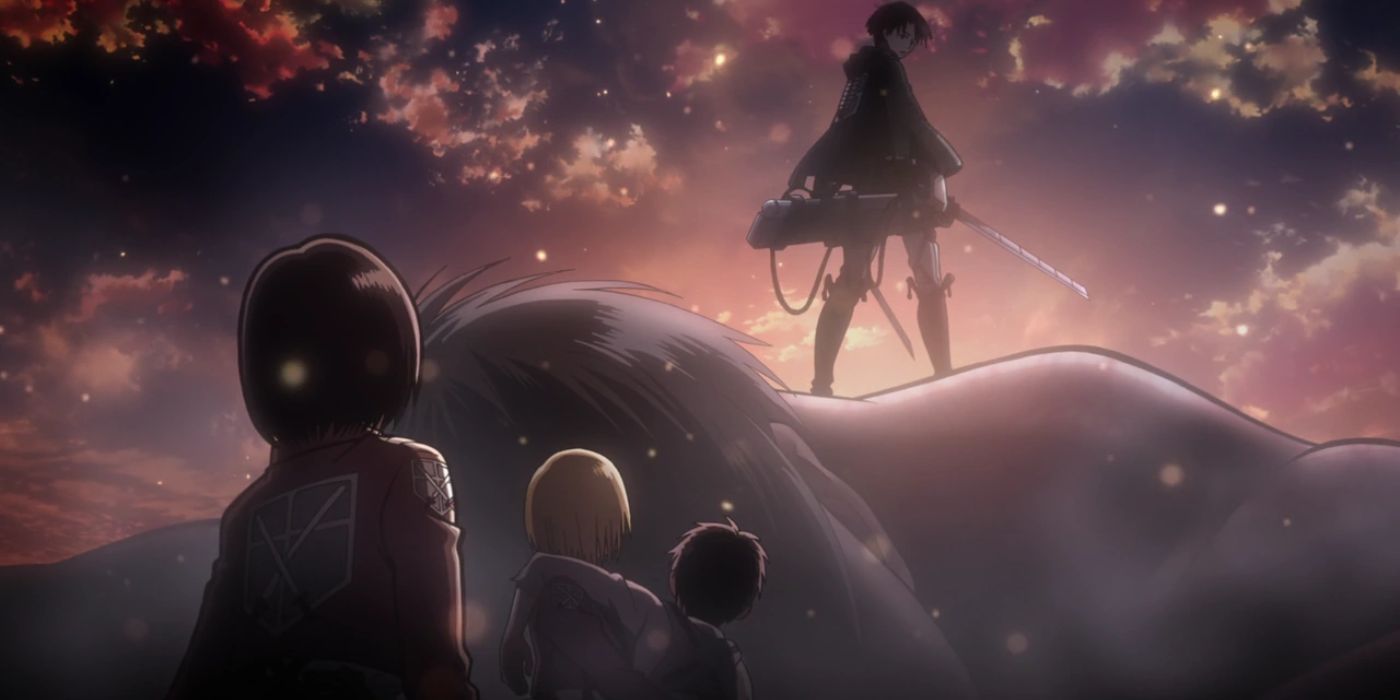 Mikasa, Armin y Eren miran al cabo Levi parado junto a un titán muerto en Attack on Titan.