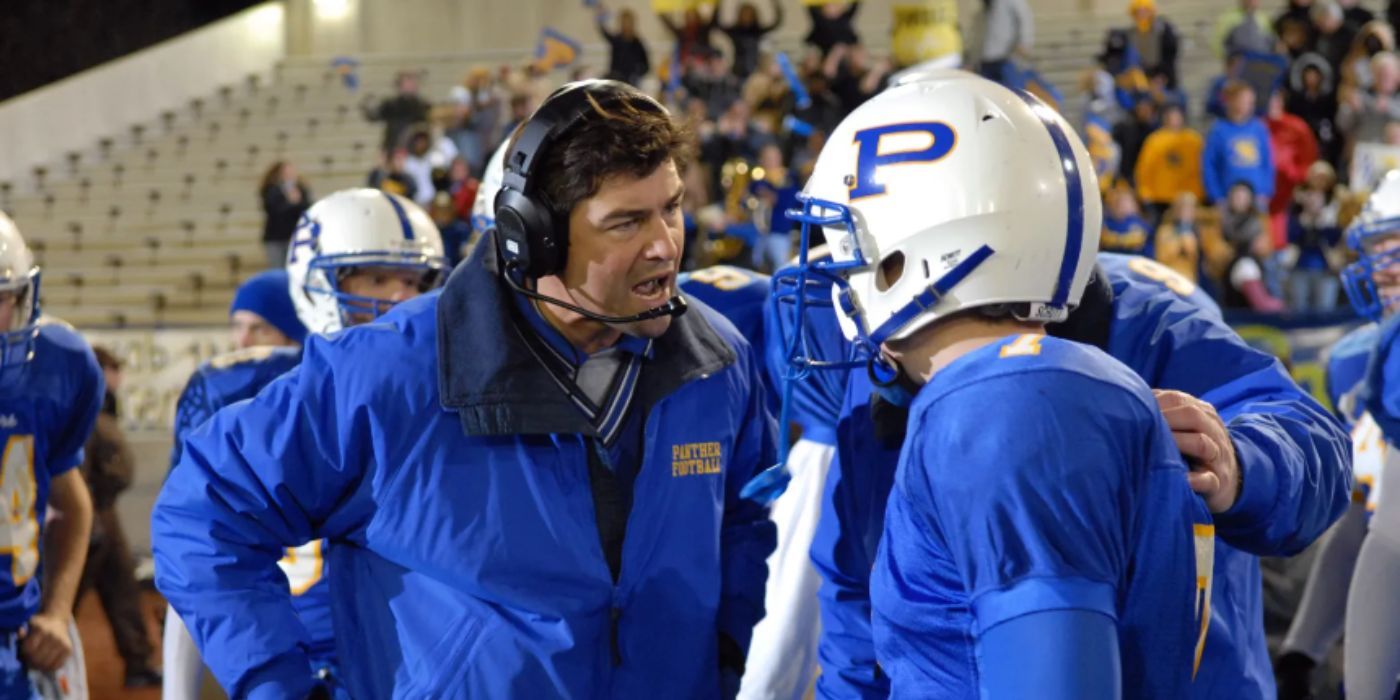 Kyle Chandler as Eric Taylor coaching football on Friday Night Lights 