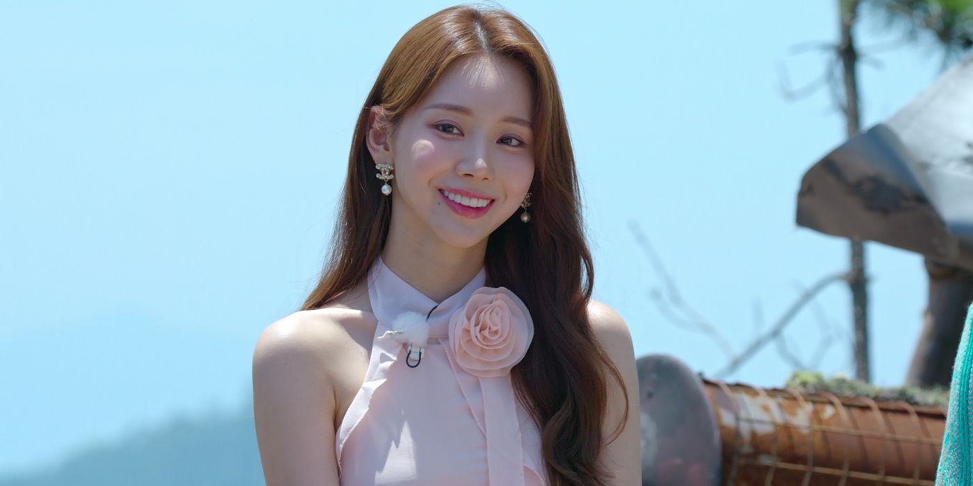 Kim Gyu-ri smiles in a pink flower outfit on 'Singles Inferno S3'