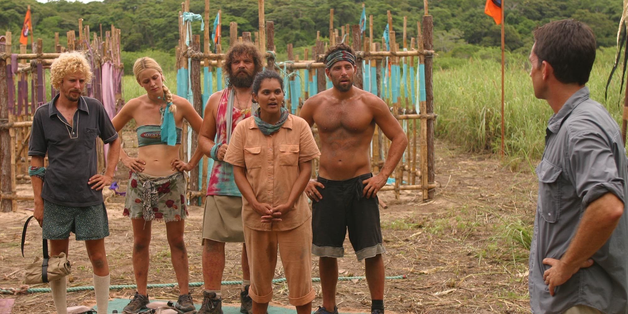 A still from the 7th season of Survivor, Pearl Islands, featuring Jeff Probst and the Drake tribe during the infamous Outcast twist.