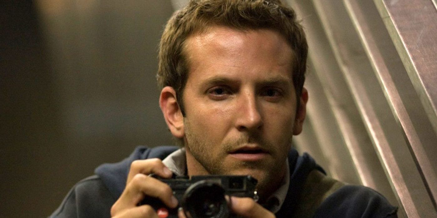 Bradley Cooper holding a camera in The Midnight Meat Train