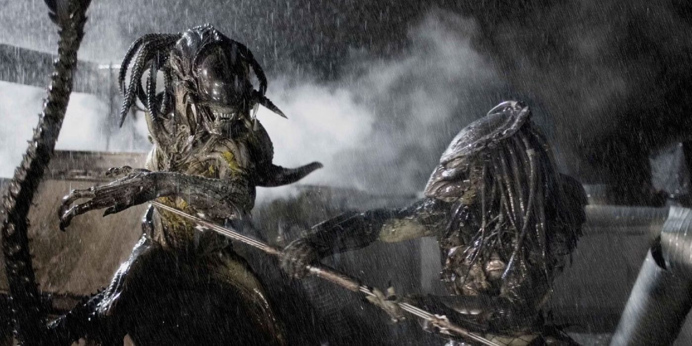 The Predator fighting a xenomorph in Aliens vs Predator: Requiem. 