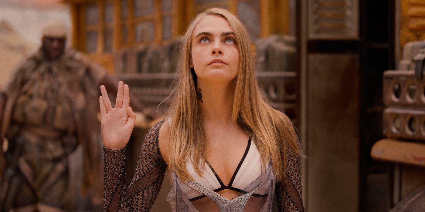 Cara Delevingne as Laureline, doing a vulcan salute in Valerian and the City of a Thousand Planets