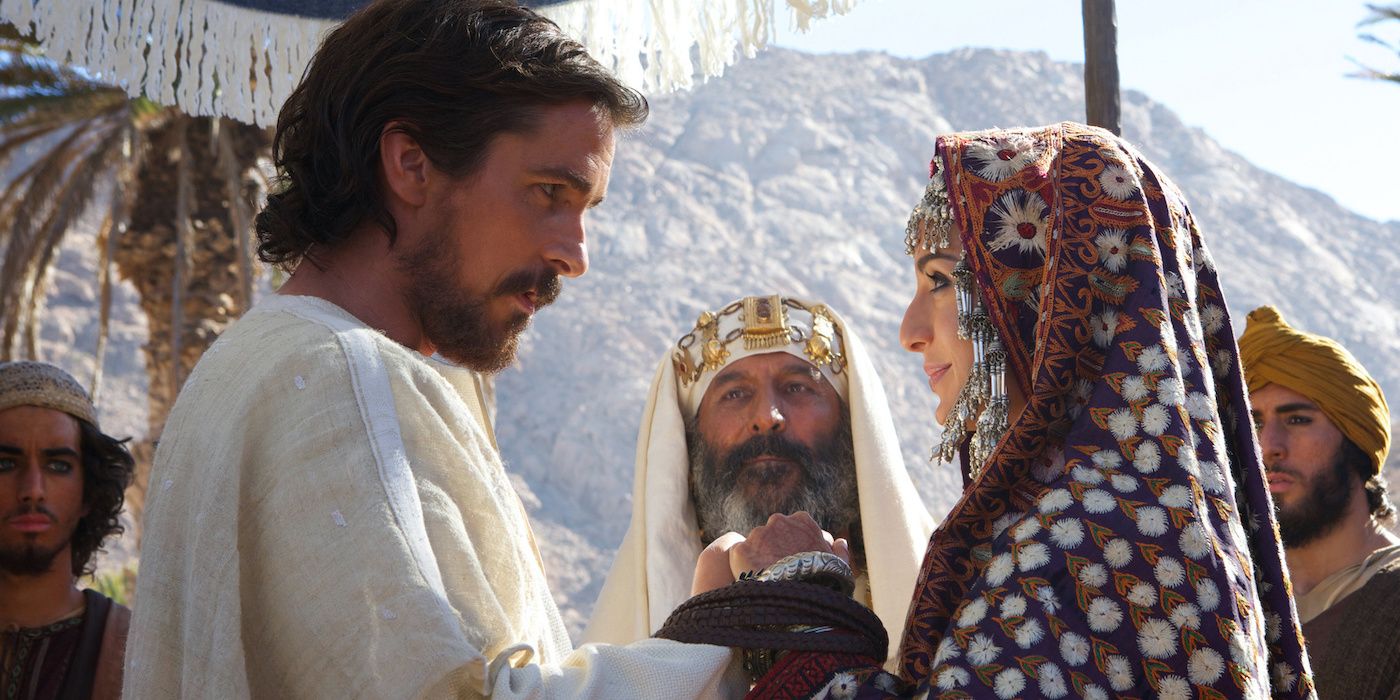 Christian Bale as Moses and María Valverde as Zipporah getting married in Exodus: Gods and Kings
