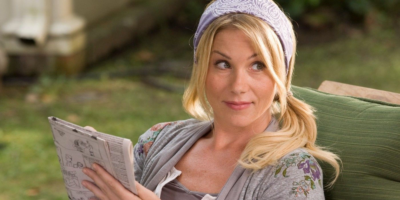 Christina Applegate smiles at someone off camera in Going the Distance