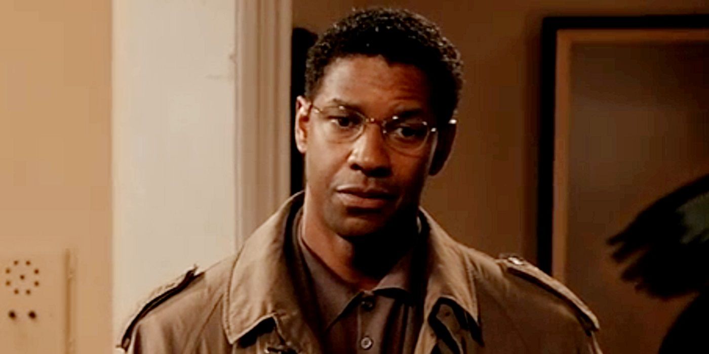 Denzel Washington as Bennett Marco in a brown trench coat looking puzzled in 2004's The Manchurian Candidate