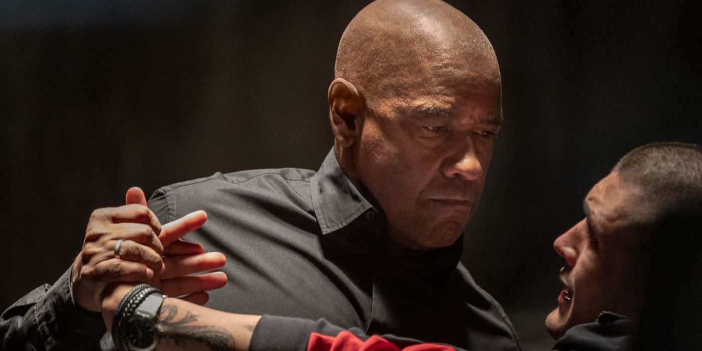 Robert McCall (Denzel Washington) breaking a man's fingers in The Equalizer 3