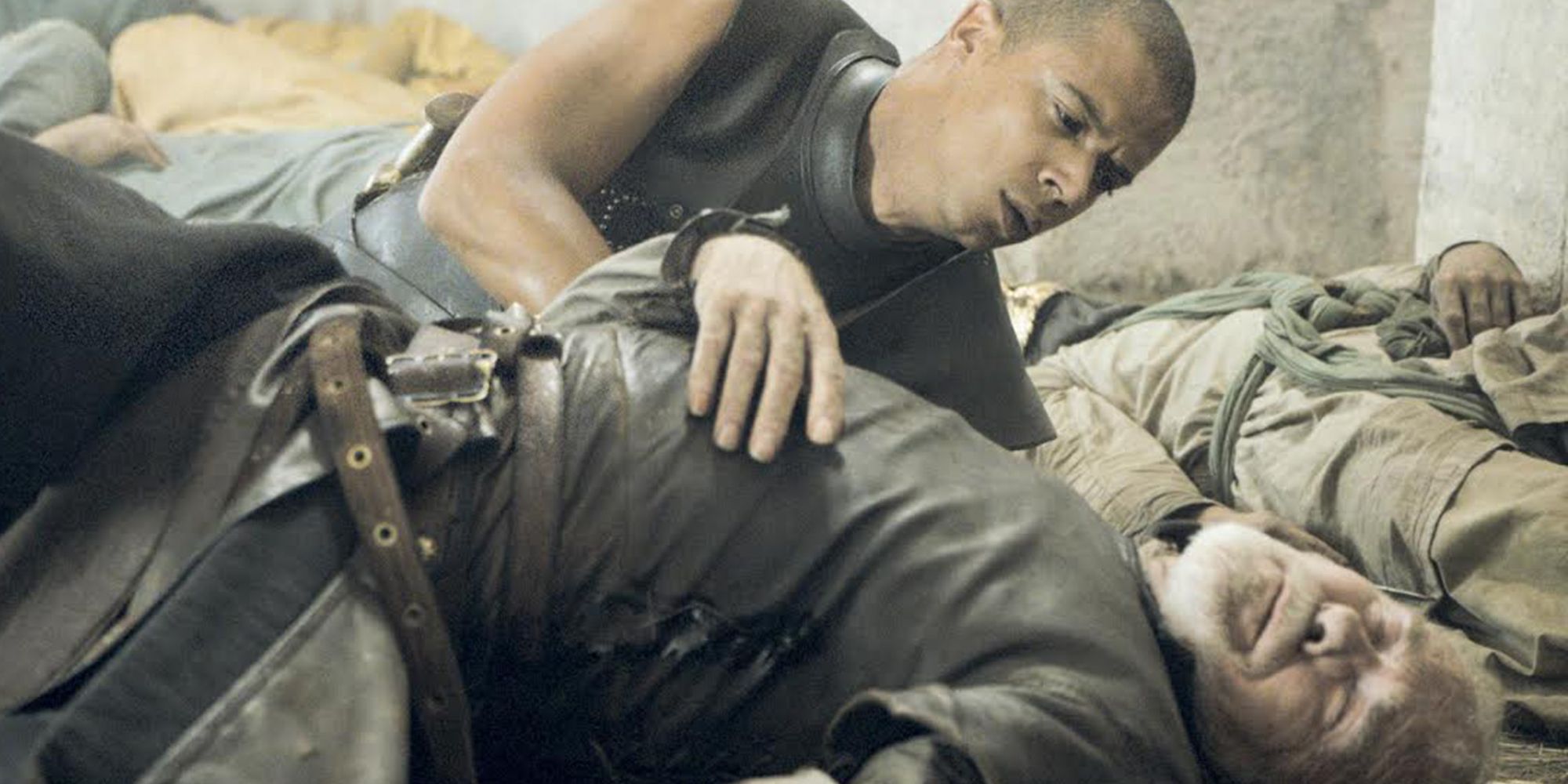 Grey Worm (Jacob Anderson) discovering Barristan Selmy's (Ian McElhinney) death in 'Game of Thrones'