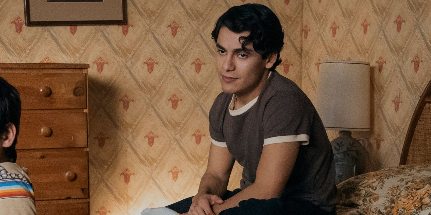Orlando Pineda, sitting on a bed, as Dixon in Griselda