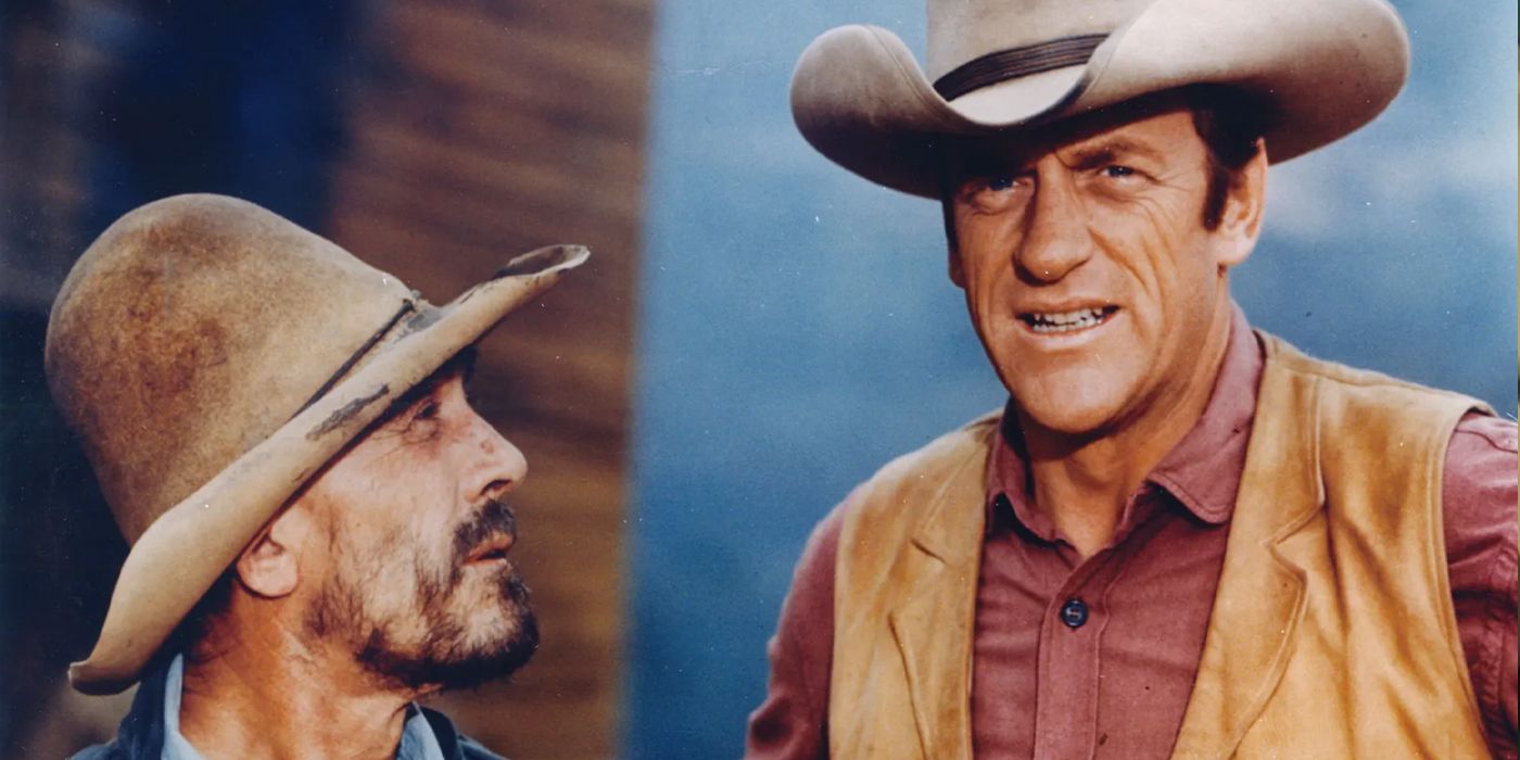 Marshal Matt Dillon (James Arness) and Festus Haggen (Ken Curtis) on 'Gunsmoke'