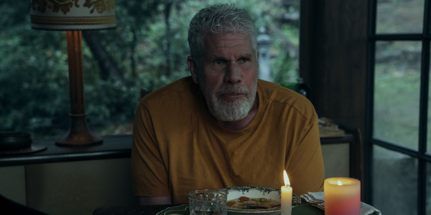 Ron Perlman in Mr. & Mrs. Smith