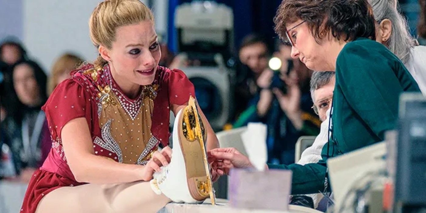 Tonya Harding (Margot Robbie) shows off her broken laces in &lsquo;I, Tonya&rsquo;