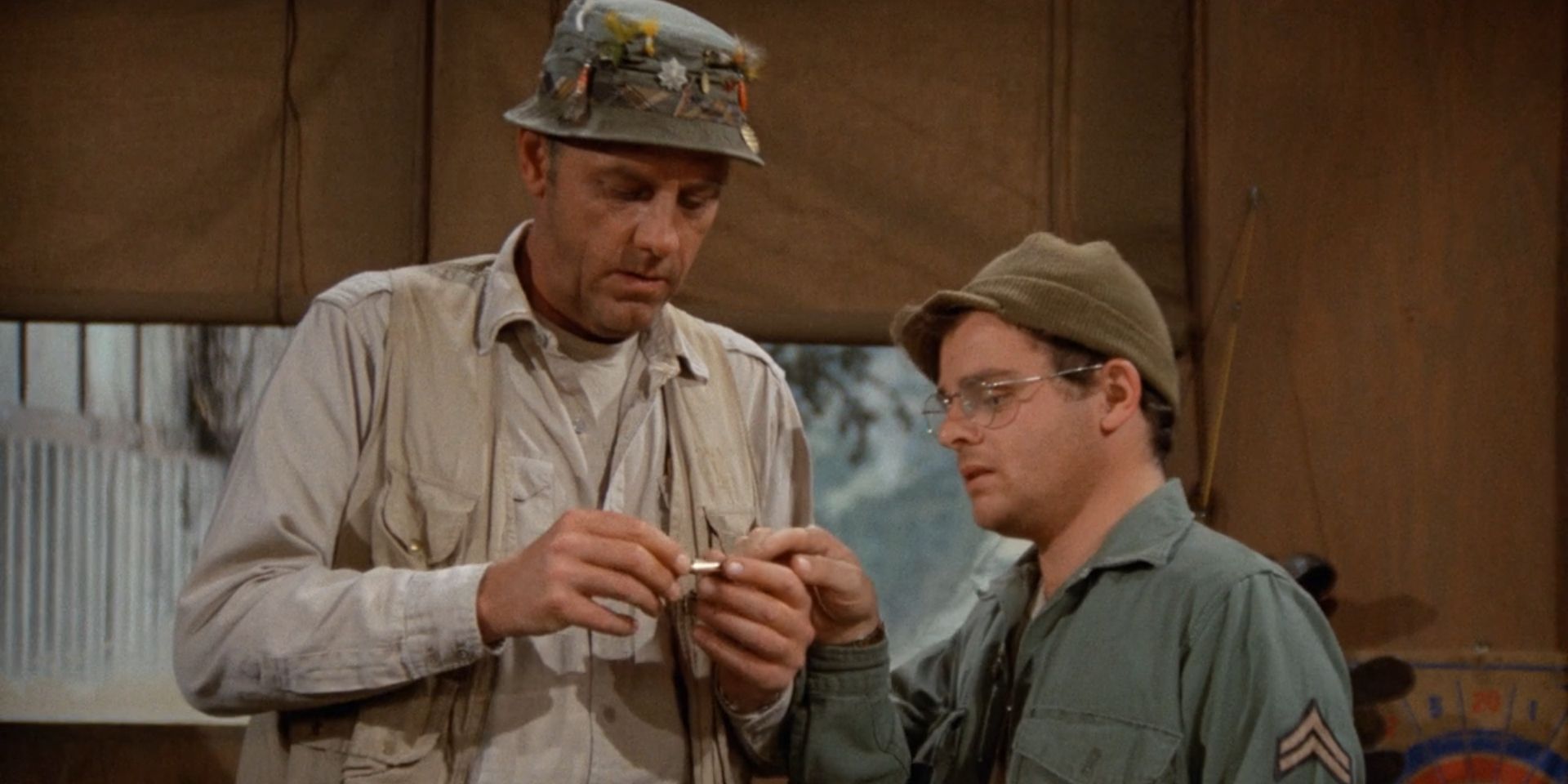 McLean Stevenson and Gary Burghoff as Lt. Colonol Henry Blake and Radar O'Reilly, in the M*A*S*H episode 