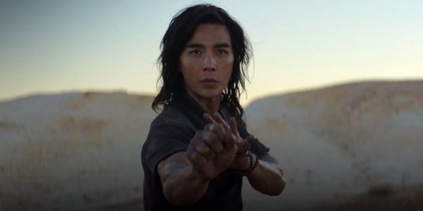 Ludi Lin como Liu Kang en una pelea en Mortal Kombat de 2021