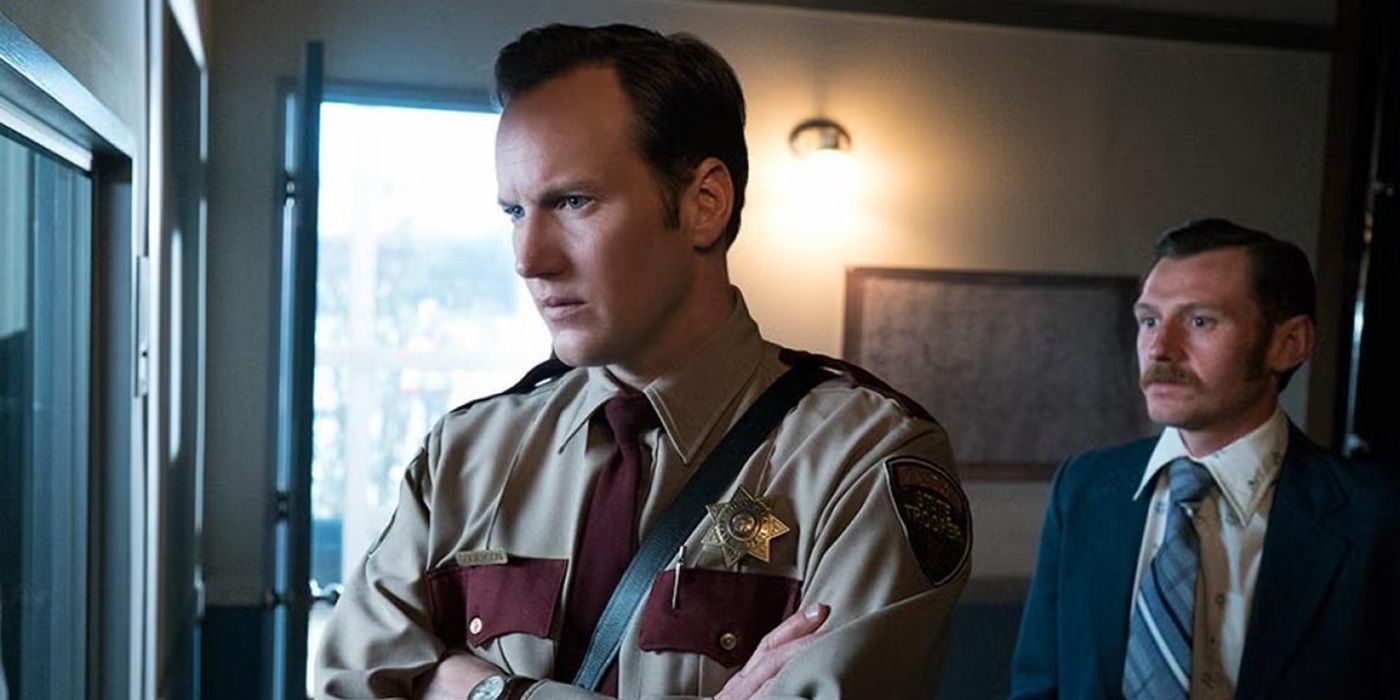 Patrick Wilson as Lou Solverson and Keir O'Donnell as Ben Schmidt looking at a person offsscreen in fargo season 2