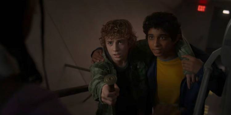 Easter Eggs no episódio 4 de Percy Jackson e os Olimpianos 4 percy gives annabeth sword percy jackson and the olympians 1.jpg?q=50&fit=contain&w=750&h=415&dpr=1
