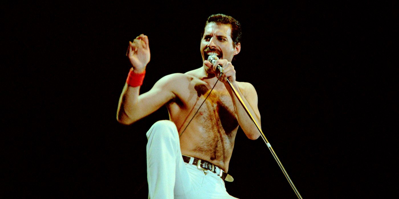 Freddie Mercury in Queen Rock Montreal