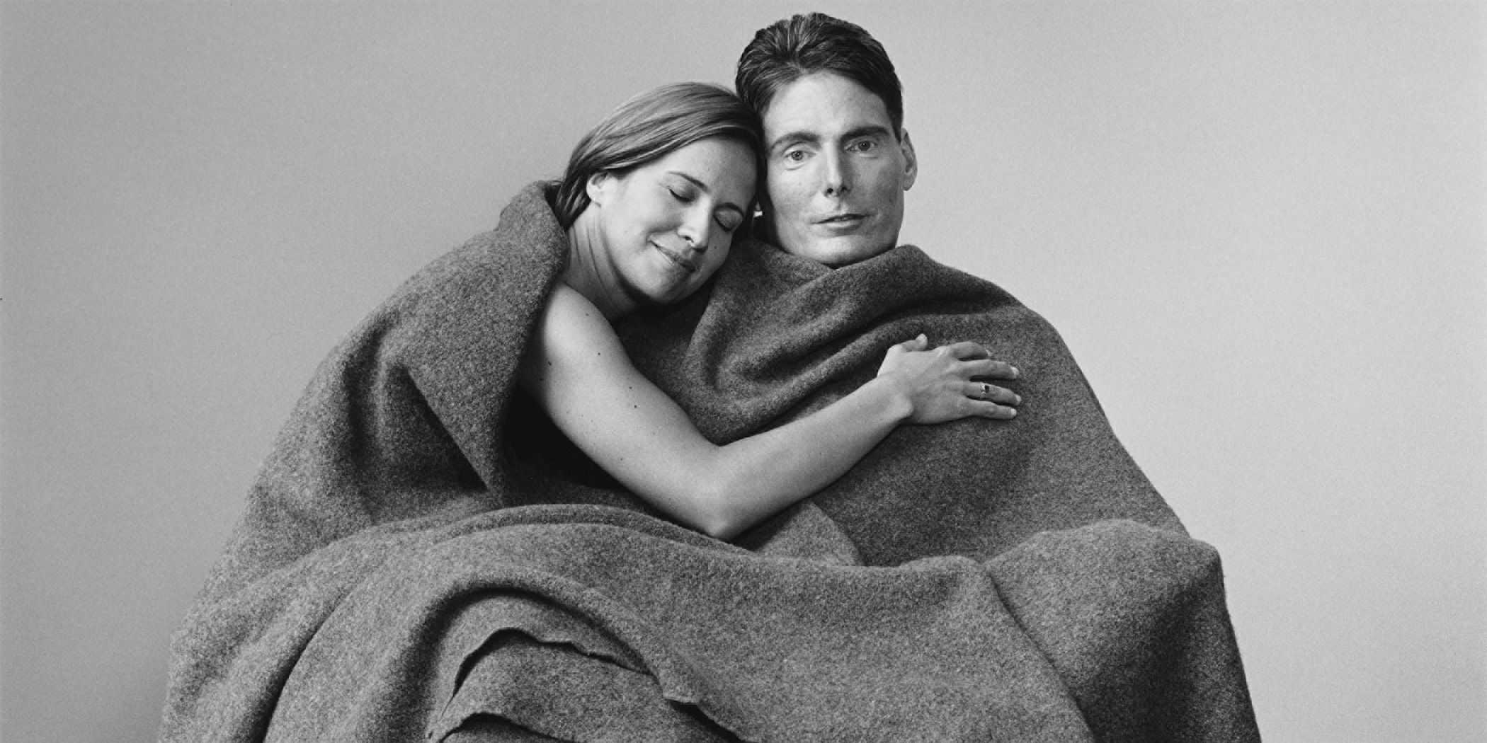 Dana Reeve (left) hugging Christopher Reeve (right) under a blanket in Super/Man: The Christopher Reeve Story for Sundance 2024
